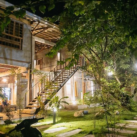 The Flying Fish Hostel Dumaguete City Kültér fotó