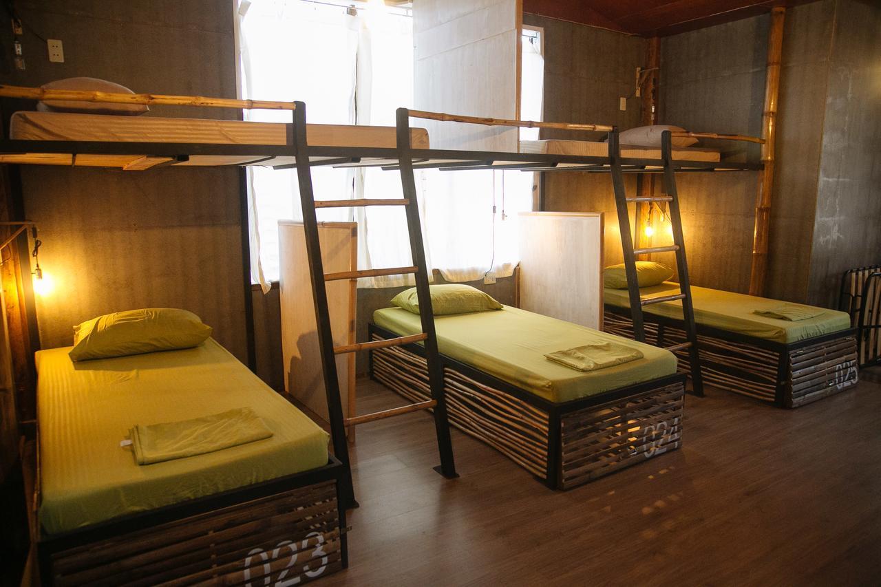 The Flying Fish Hostel Dumaguete City Kültér fotó