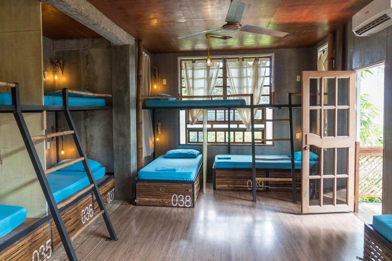 The Flying Fish Hostel Dumaguete City Kültér fotó