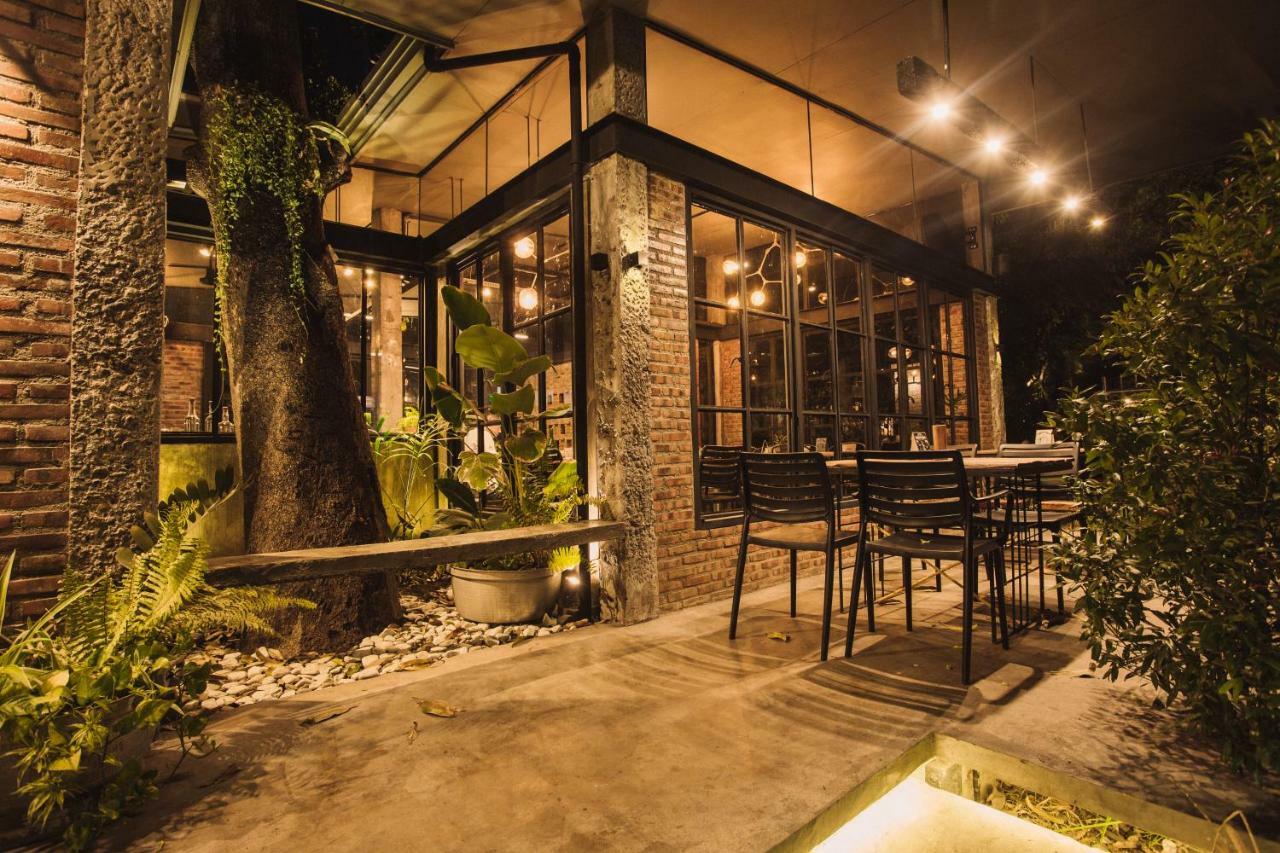 The Flying Fish Hostel Dumaguete City Kültér fotó