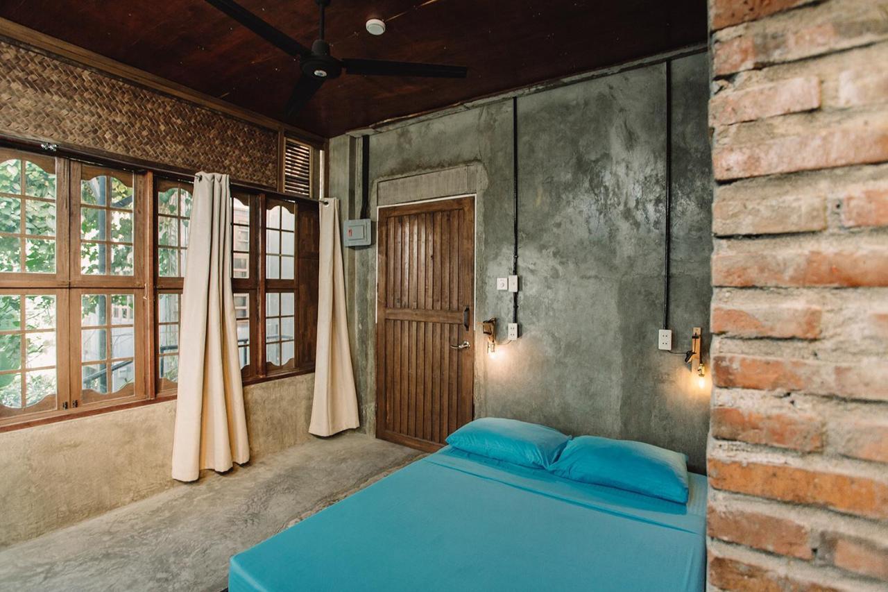 The Flying Fish Hostel Dumaguete City Kültér fotó